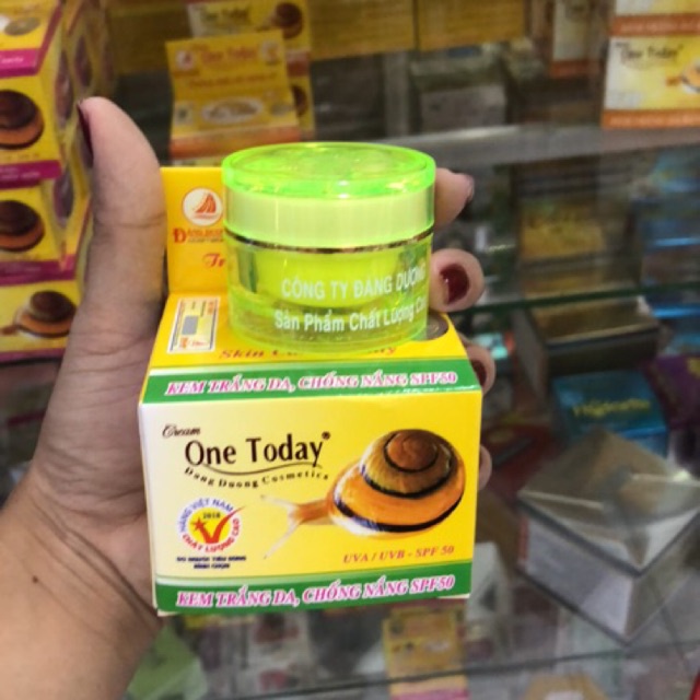 Kem Trắng Da Chống Nắng - SPF 50