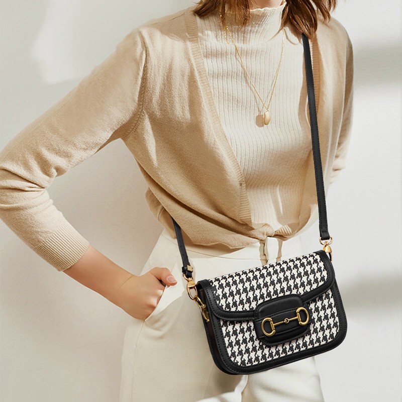 Túi đeo chéo nữ họa tiết kẻ ziczac giá rẻ thời trang đi chơi TX062