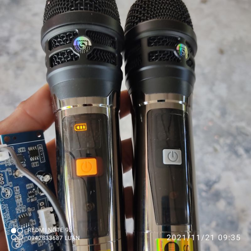 [Mã 252ELSALE hoàn 7% đơn 300K] Micro Loa Kéo UGX39 Mẫu Mới Tiết Kiệm Pin UHF Đổi Tần Số