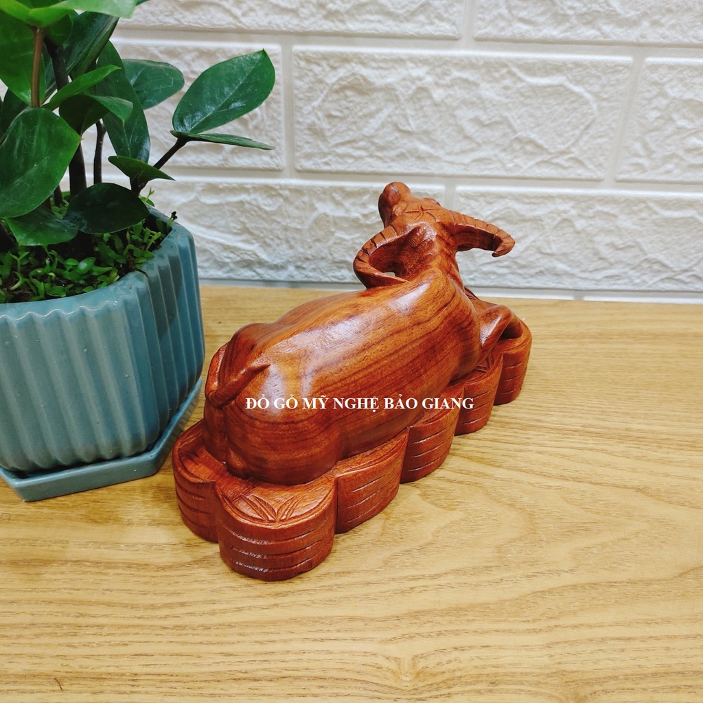 Tượng con trâu gỗ hương 20 cm