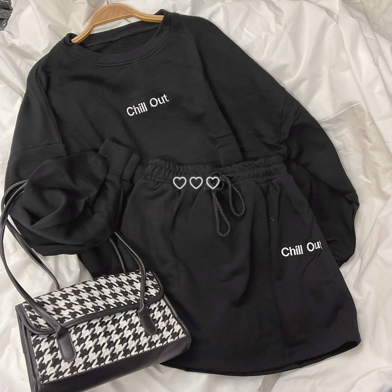 Áo croptop tay dài chân váy lưng thun