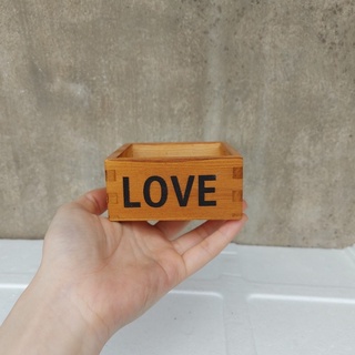 Chậu gỗ trồng cây cảnh LOVE