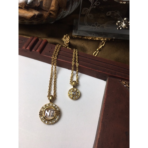 Dây chuyền vintage Pháp Nina Ricci-mặt logo