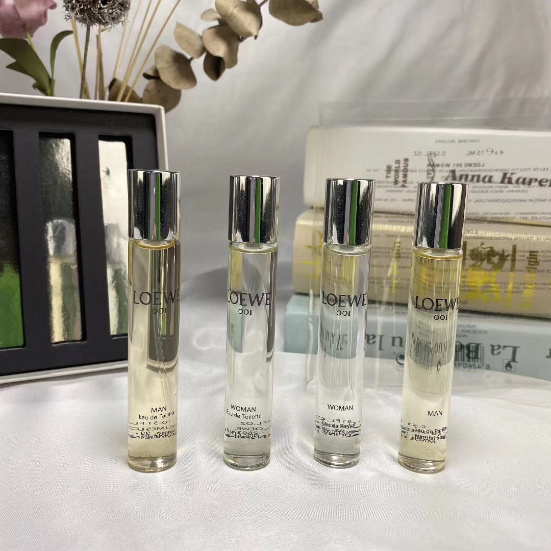 xiaoxiao★★  (4 TRONG 1) Quà tặng ngày lễ tình nhân ~ Nước hoa Loewe 001 15ML * 4 dành cho nam và nữ | BigBuy360 - bigbuy360.vn