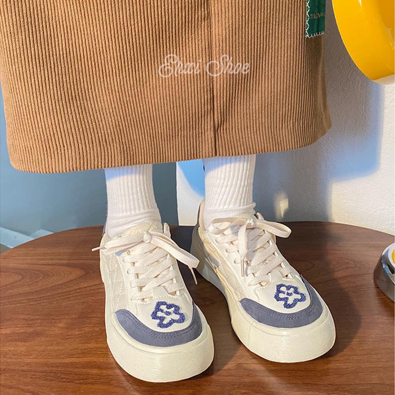 Giày Thể Thao Nữ Họa Tiết Hoa Thời Trang