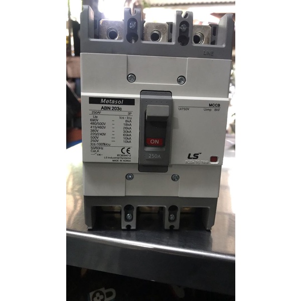 Aptomat 3 Pha Metasol ABN 203 - 250A