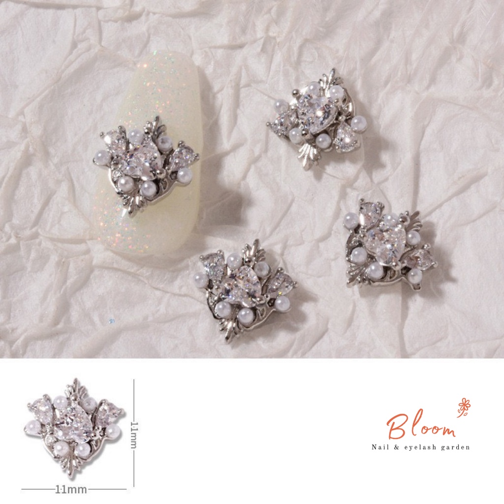 Charm nail, charm đính đá sang trọng, hot trend 2022