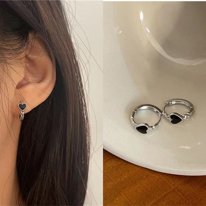 Bông tai hình trái tim màu đen phong cách ins thời thượng