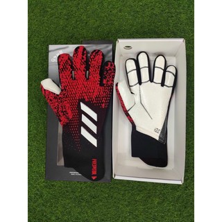 Gang tay thủ môn David Degea