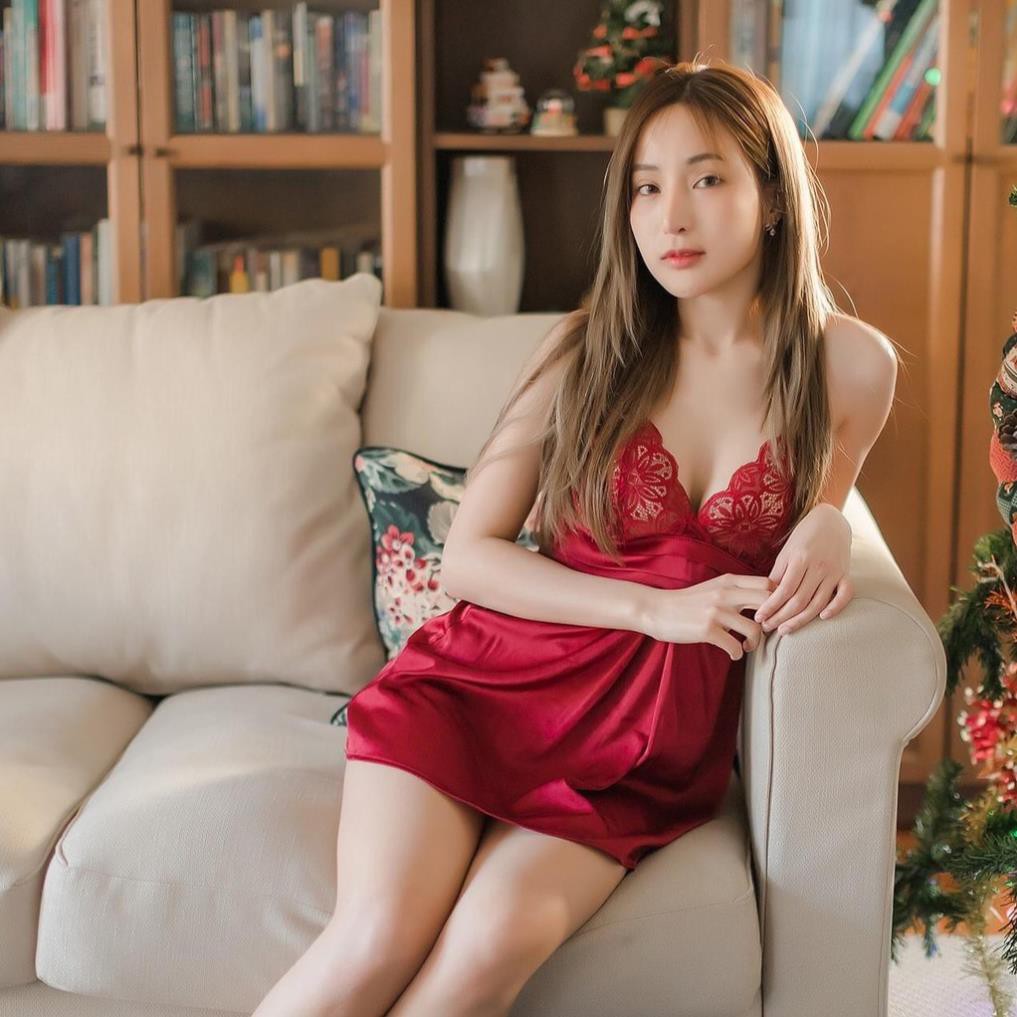 Váy ngủ lụa ren ngực sexy chân ngực thiết kế xếp ly quyến rũ (màu đen) | BigBuy360 - bigbuy360.vn