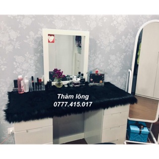 Thảm lông đen hồ ly trải bàn trang điểm
