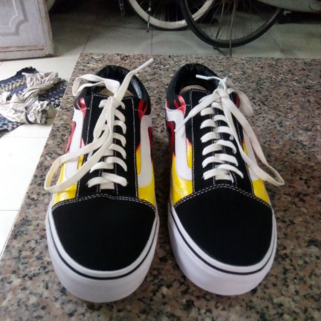 Vans lửa chính hãng tuyệt vời và cực đẹp còn nữa nó là đôi ai cũng muốn có