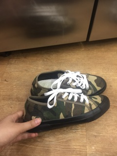 Giày thể thao size 37