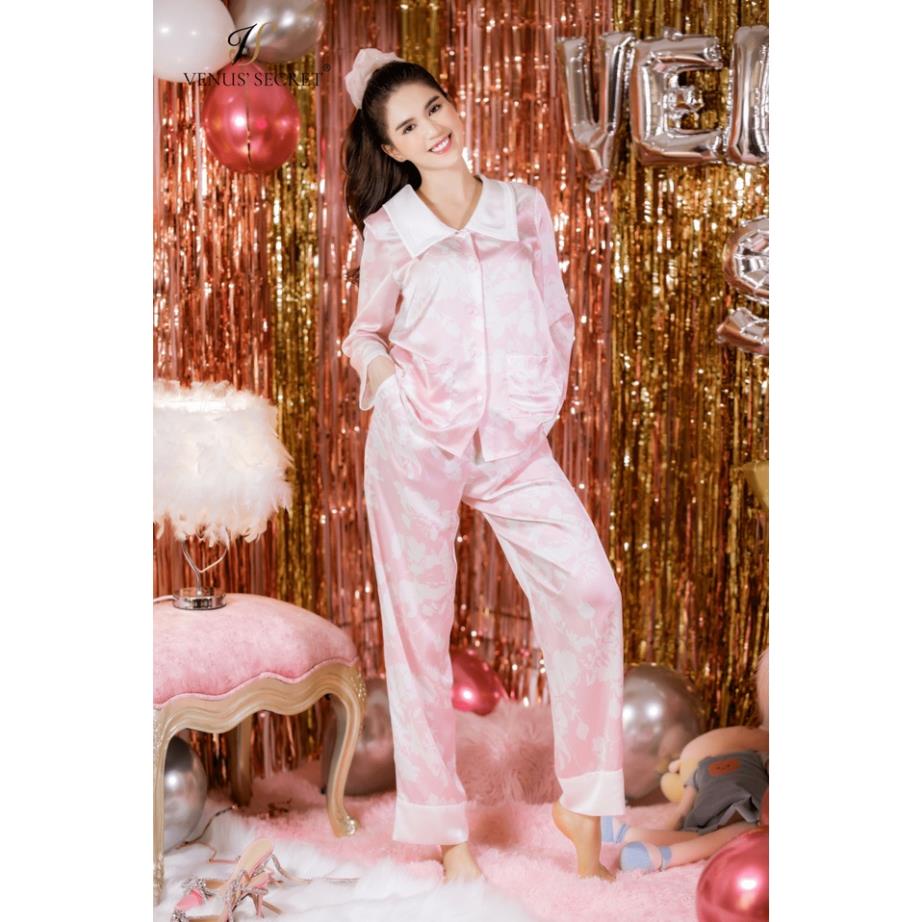 Bộ pyjama Venus' Secret lụa màu hồng phối hoa trắng