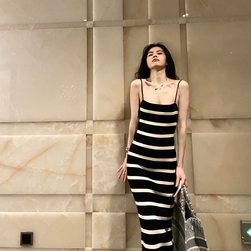 A long striped ice silk knitted suspender dress, the small one is tall, slim, tight, buttocks, spicy girls, summer.