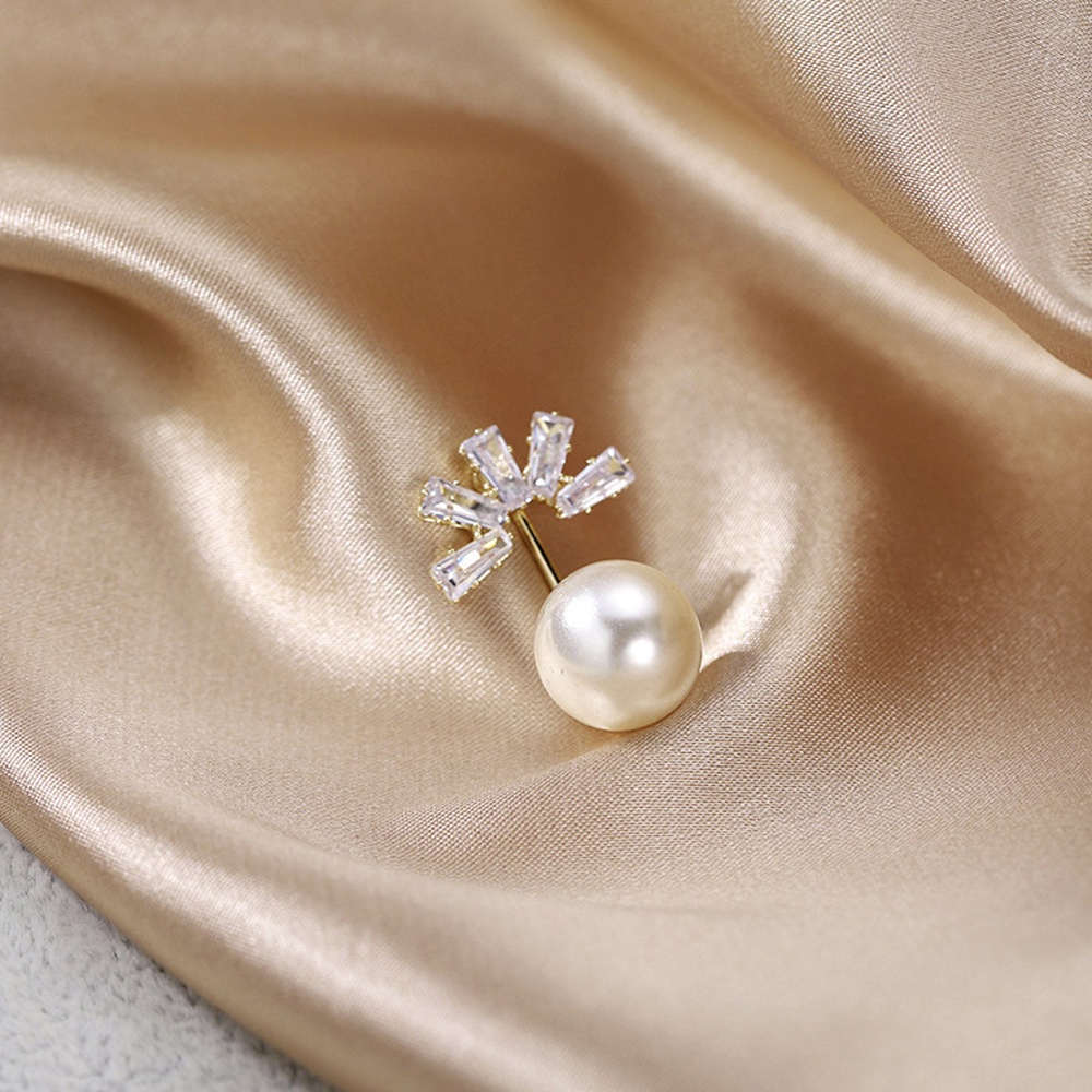 Ghim Cài Áo Đính Ngọc Trai Nhân Tạo Thiết Kế Tinh Tế