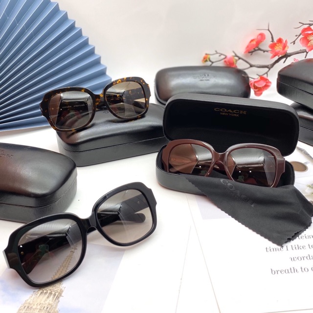 KÍNH COACH ZOEY HEART