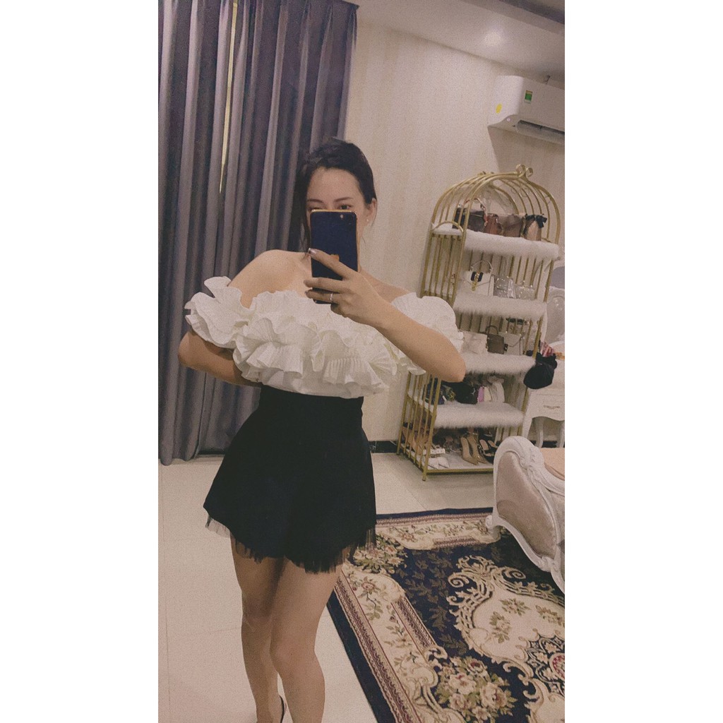 Áo trắng trễ vai bèo dập ly xinh xắn