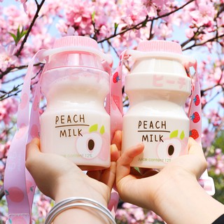 BÌNH NHỰA ĐỰNG NƯỚC HÌNH CHAI SỮA XINH XẮN CÓ DÂY ĐEO