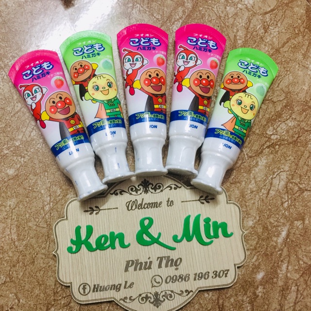 Kem đánh răng cho bé