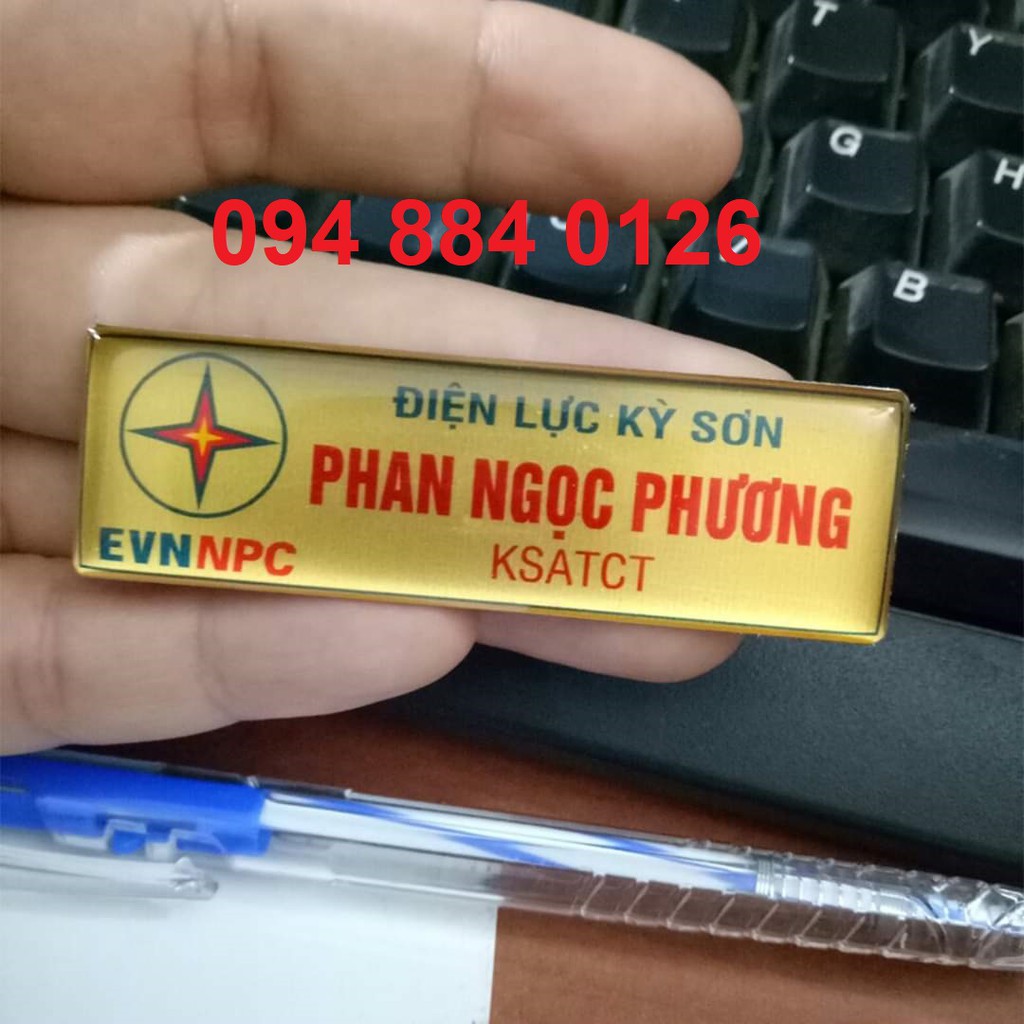 In biển tên nhân viên spa, thẻ tên nhân viên,logo càu áo