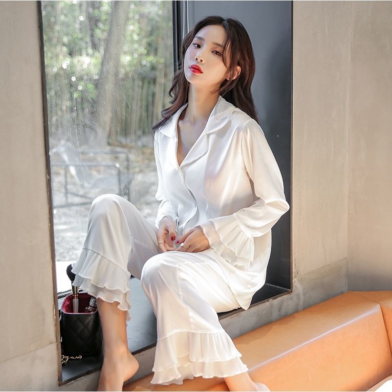 Bộ đồ ngủ có áo tay dài màu trơn dễ thương dành cho nữ