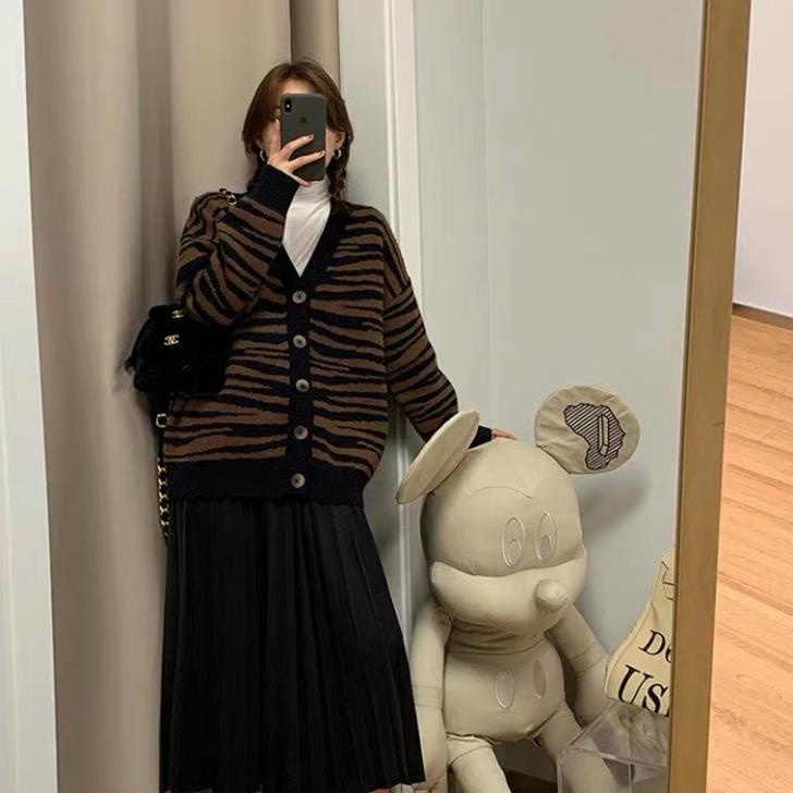 Áo len cardigan nữ, áo len form rộng nữ hàn quốc chất len mềm mịn phong cách trẻ trung mẫu mới thu đông 2021 | BigBuy360 - bigbuy360.vn