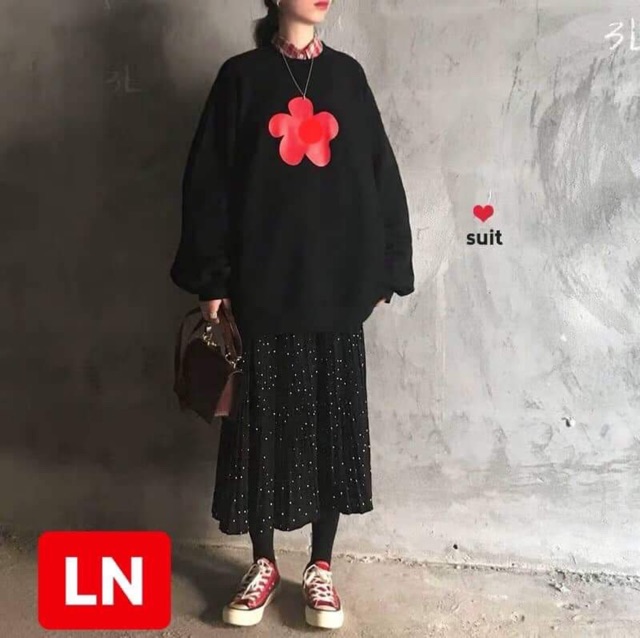 Áo thun bông hoa đỏ ép nổi dài tay LNG0919