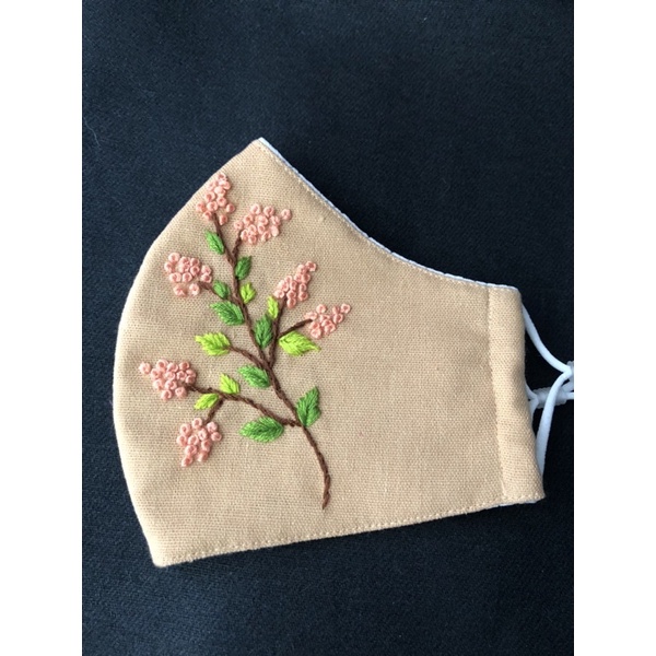 Khẩu trang thêu handmade