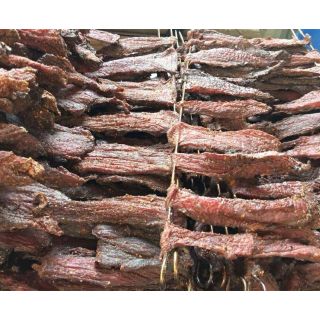 Thịt lợn sấy Tấy Bắc kèm sốt chẩm chéo