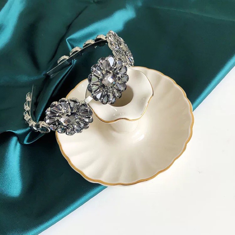 Bờm hoa đá trắng siêu sang nha