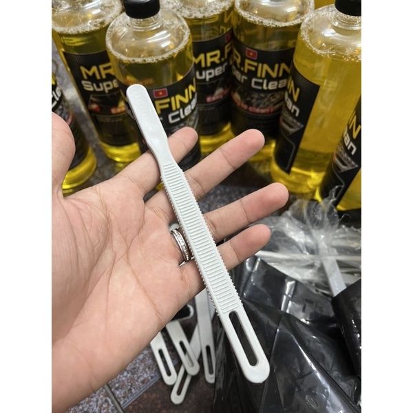 Bàn chải rửa xe - Dùng để chà nhông sên dĩa và chi tiết kim loại