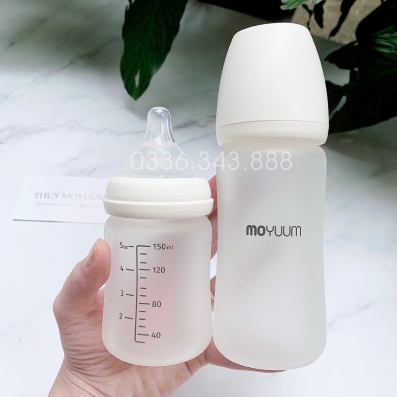 Bình sữa Moyuum Thuỷ Tinh tráng Silicon Size 150ml/240ml, cách nhiệt, độ bền cao Hàn Quốc chính hãng