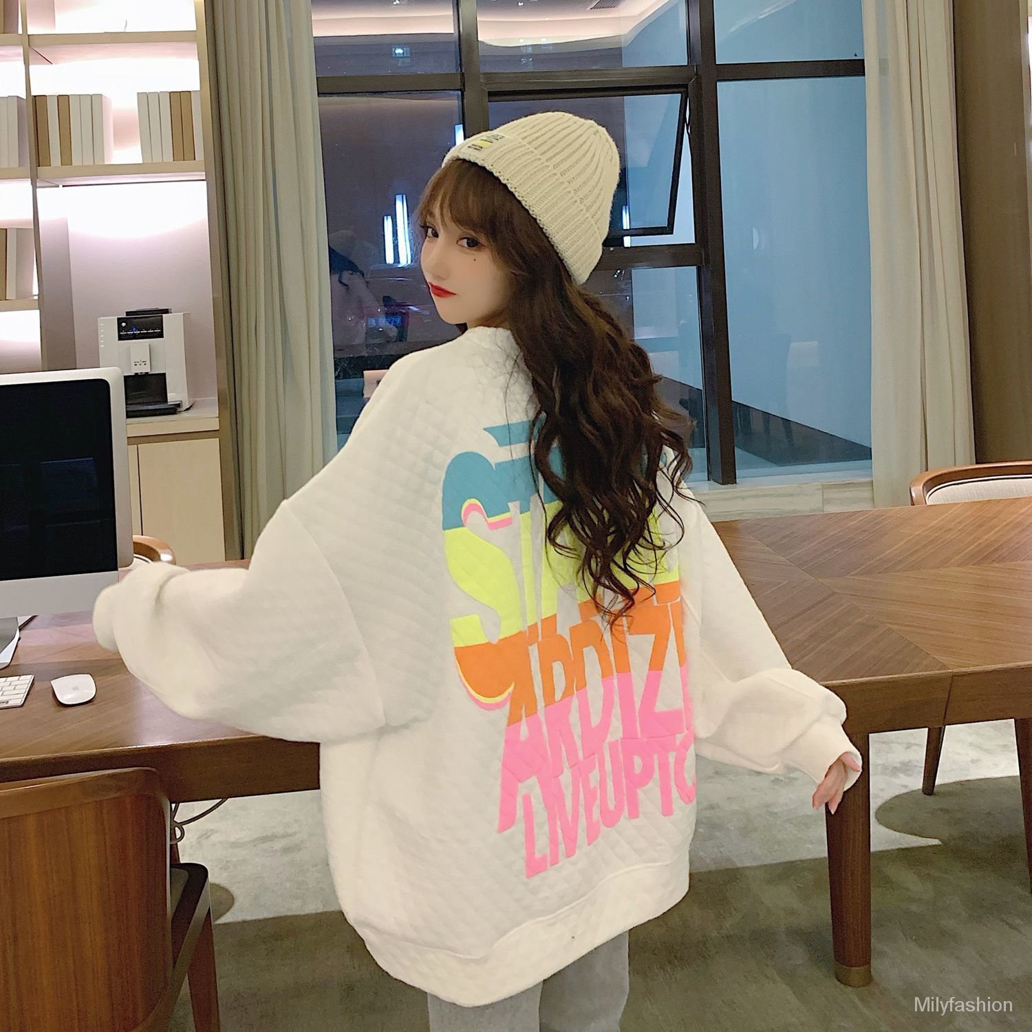 Áo Sweater Nữ Cổ Tròn Dài Trung Bình In Chữ Khối Màu Mới | BigBuy360 - bigbuy360.vn