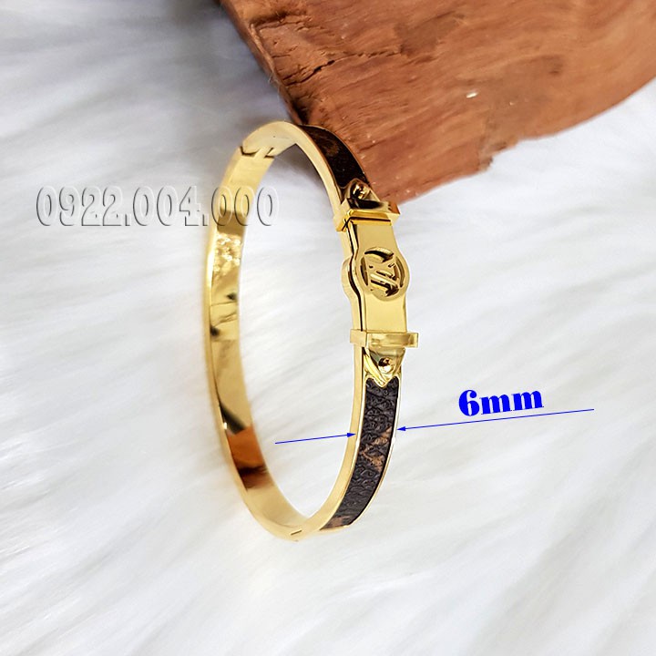 Vòng tay nữ, vòng tay mặt chữ LVVL VZ1748.