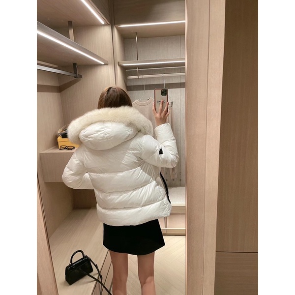 Áo khoác phao mũ lông cho nữ thương hiệu Prada cao cấp