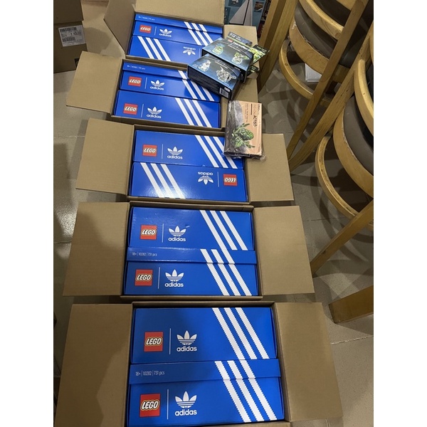 LEGO 10282 HUYỀN THOẠI GIÀY ADIDAS SUPERSTAR