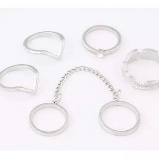 Set nhẫn màu bạc tạo kiểu gồm 6 chiếc M