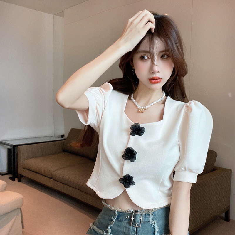 Áo Thun Nữ Ngắn Tay Cổ Tròn Đính Hoa Thời Trang