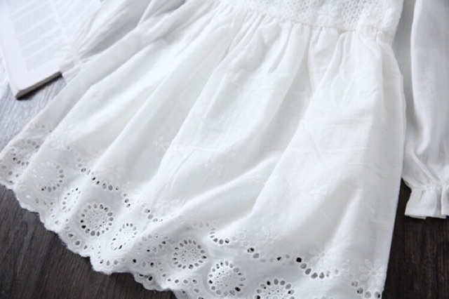 Váy trắng tinh khôi size nhí cho bé 11-25kg