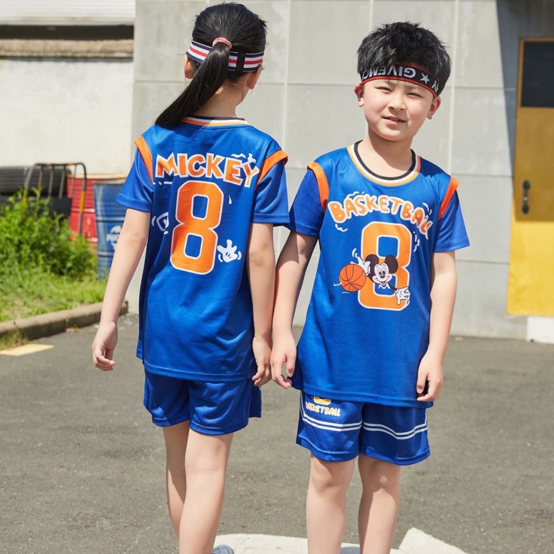 Bộ Đồng Phục Chơi Bóng Rổ Phối Áo Thun Tay Ngắn In Hoạt Hình Mickey Dễ Thương Cho Bé Trai