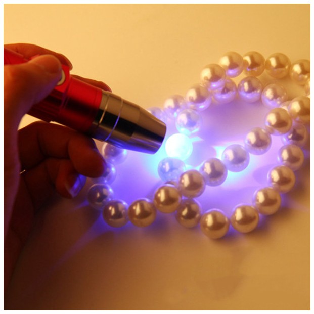 Đèn pin LED UV Tia Cực Tím cắm sạc USB thân tròn nút vuông (màu ngẫu nhiên)