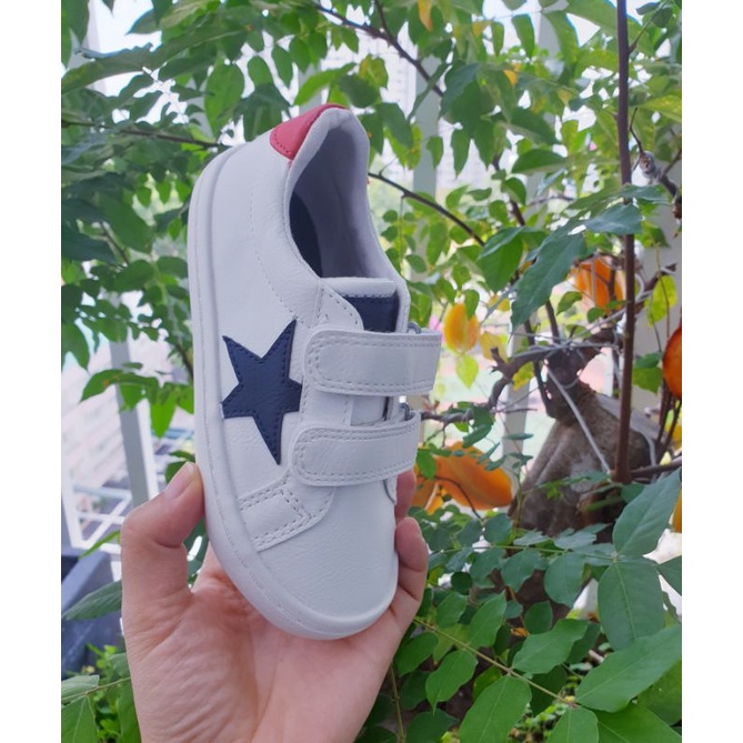 GIÀY BATA TRẮNG BÉ TRAI QUAI DÁN