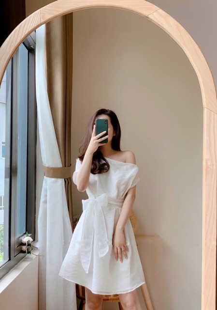 [Mã WASTMAY giảm 15% tối đa 30K đơn 150K] Đầm xoè lệch vai xốp thắt eo 2 màu | BigBuy360 - bigbuy360.vn