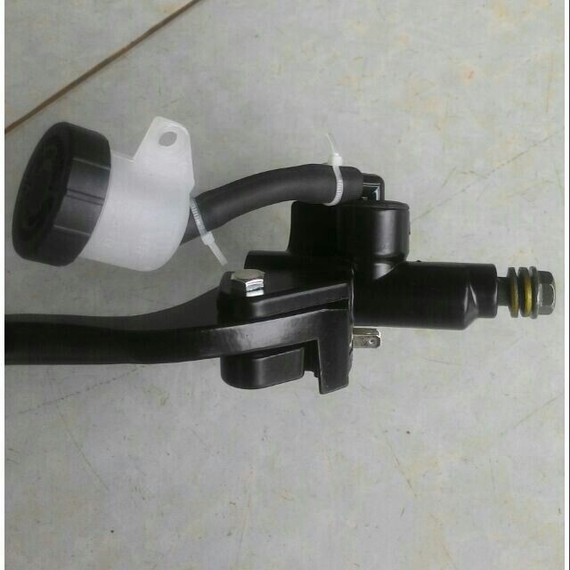 // Tặng bát bình dầu titan // Tay thắng bình dầu rời dùng cho mọi loại xe thắng đĩa