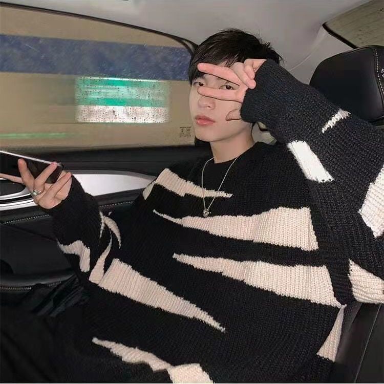 Áo sweater dệt kim dáng rộng họa tiết sọc vằn phong cách mùa đông thời trang cho nam