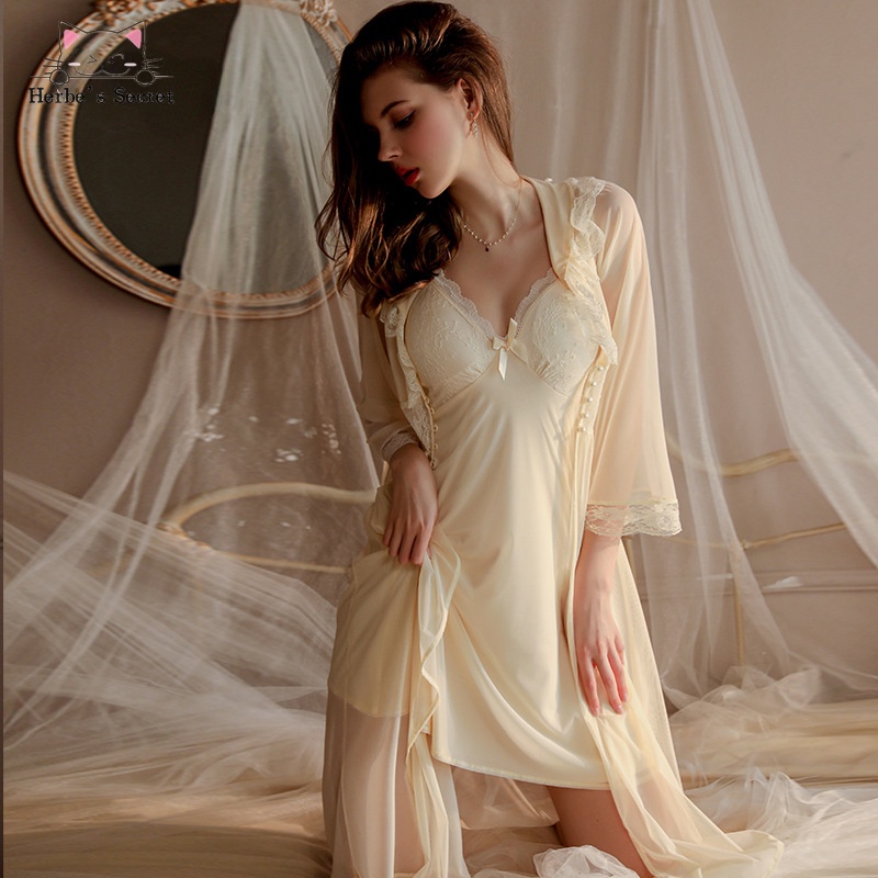 Đầm Ngủ Hai Dây Có Đệm Ngực Xẻ Sâu Chữ V Gợi Cảm Thoải Mái Cho Nữ