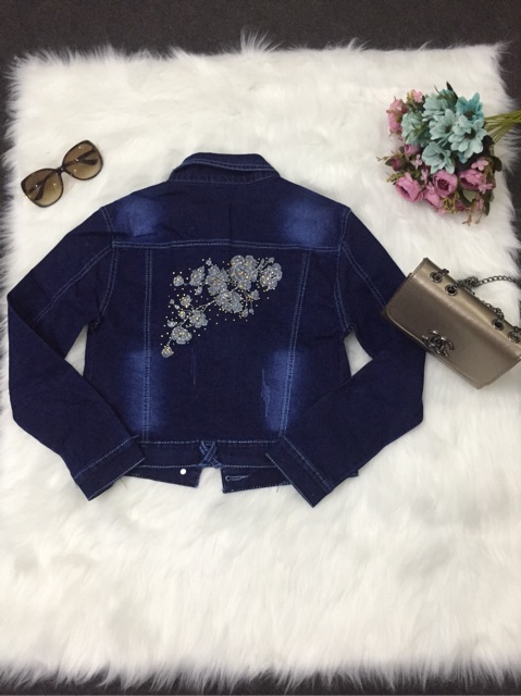 Áo khoác Jean thêu hoa