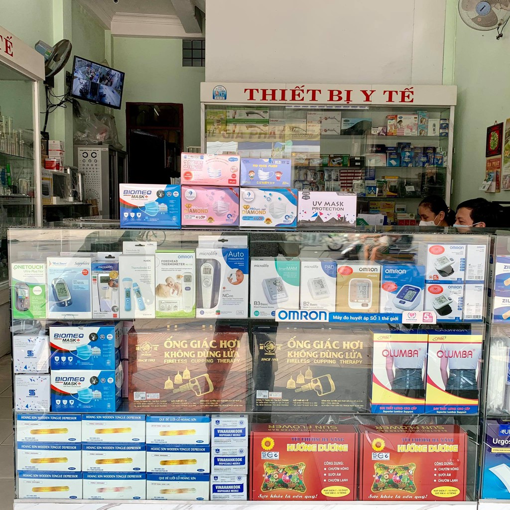 KHẨU TRANG Y TẾ 4 LỚP P&G MÀU HỒNG HỘP 50 CÁI