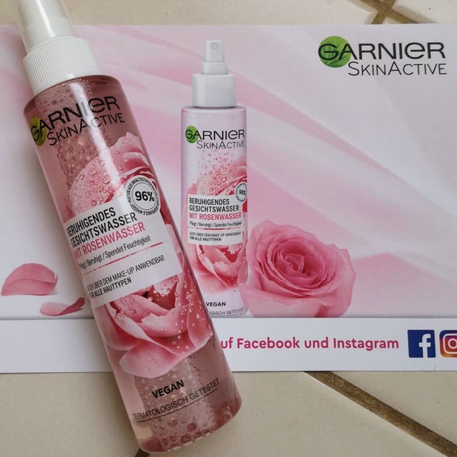 Nước hoa hồng dạng xịt Garnier skin Active